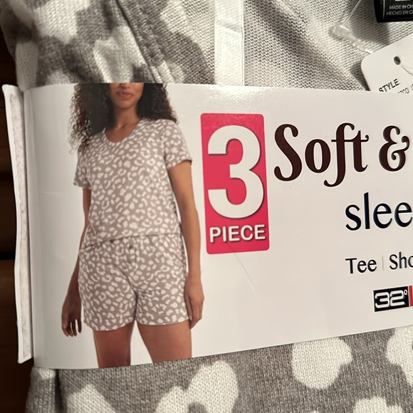 NWT 3 Piece Leopard pajama Sleep Set Tee Short Jogger women’s Sm Soft & Comfy - Picture 2 of 9